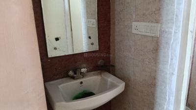 Bathroom Image of 850 Sq.ft 1 BHK Apartment / Flat for rent in AKASH ENCLAVE, Vrindavan Yojana Lucknow for Rs. 12500