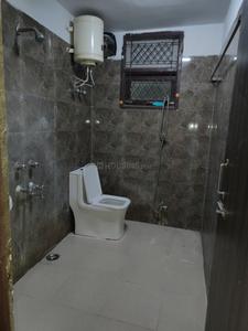 Bathroom Image of 800 Sq.ft 1 BHK Independent House for rent in Munirka New Delhi for Rs. 22000