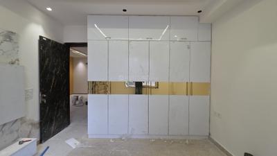Bedroom Image of 900 Sq.ft 3 BHK Builder Floor for rent in Pitampura New Delhi for Rs. 50000
