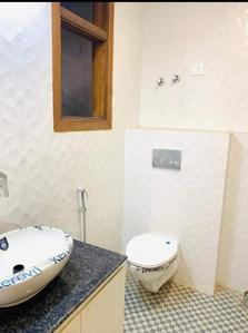 Bathroom Image of 2268 Sq.ft 3 BHK Builder Floor for sale in Uppal Southend, Sector 49 Gurgaon for Rs. 25000000