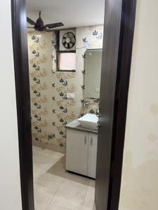 Image of 1850 Sq.ft 3 BHK Builder Floor for rent in Mansarover Garden, New Delhi for Rs. 55000
