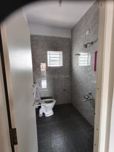 Bathroom Image of 800 Sq.ft 1 BHK Apartment / Flat for rent in Indira Nagar Bengaluru for Rs. 40000
