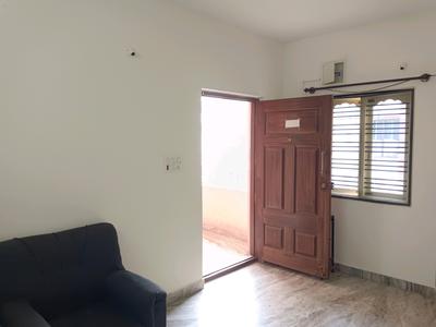Living Room Image of 800 Sq.ft 2 BHK Builder Floor for rent in Bellandur Bengaluru for Rs. 40000