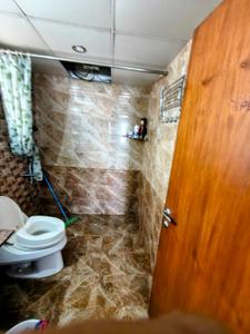 Bathroom Image of 1750 Sq.ft 3 BHK Apartment / Flat for rent in Janhavi Enclave, Bommanahalli Bengaluru for Rs. 70000