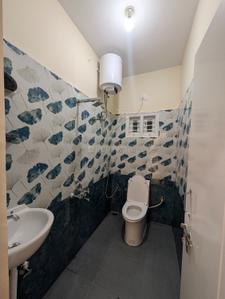 Bathroom Image of 400 Sq.ft 1 BHK Apartment / Flat for rent in Ramamurthy Nagar Bengaluru for Rs. 14000