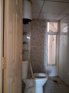 Common Bathroom Image of 1295 Sq.ft 3 BHK Apartment / Flat for sale in Supertech Cape Town, Sector 74 Noida for Rs. 13600000
