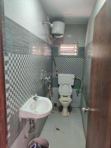 Bathroom Image of 2000 Sq.ft 4 BHK Independent House for sale in Behala Kolkata for Rs. 9500000