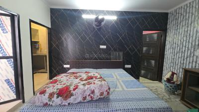 Bedroom Image of 400 Sq.ft 1 BHK Apartment / Flat for rent in Pitampura New Delhi for Rs. 23000