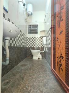 Bathroom Image of 800 Sq.ft 1 BHK Builder Floor for rent in HSR Layout Bengaluru for Rs. 23500