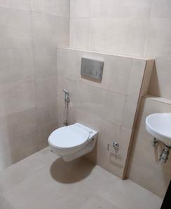 Bathroom Image of 1600 Sq.ft 3 BHK Apartment / Flat for rent in Piramal Mahalaxmi South Tower, Worli Mumbai for Rs. 375000