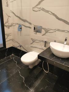 Bathroom Image of 700 Sq.ft 2 BHK Apartment / Flat for sale in Malad West Mumbai for Rs. 11800000