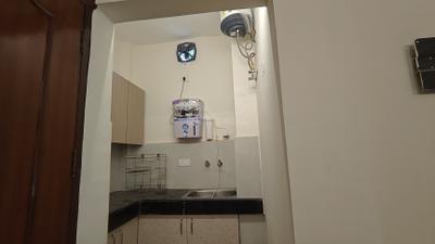 Kitchen Image of 600 Sq.ft 1 BHK Builder Floor for rent in Sector 55 Gurgaon for Rs. 27000