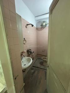 Bathroom Image of 900 Sq.ft 2 BHK Builder Floor for rent in Jangpura New Delhi for Rs. 45000
