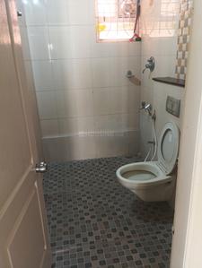 Bathroom Image of 1100 Sq.ft 2 BHK Builder Floor for rent in Koramangala Bengaluru for Rs. 50000