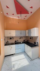 Kitchen Image of 525 Sq.ft 1 BHK Independent House for rent in Madiyava Lucknow for Rs. 13000