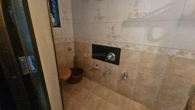 Bathroom Image of 600 Sq.ft 1 BHK Apartment / Flat for rent in Ghatkopar West Mumbai for Rs. 37000