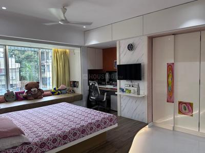 Bedroom Image of 1850 Sq.ft 3 BHK Apartment / Flat for sale in Juhu Mumbai for Rs. 102500000