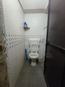 Bathroom Image of 550 Sq.ft 1 BHK Apartment / Flat for rent in Tulsidham Complex, Thane West Thane for Rs. 30000
