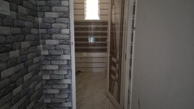 Bathroom Image of 320 Sq.ft 1 BHK Apartment / Flat for rent in Uttar Panchanna Gram Kolkata for Rs. 7000