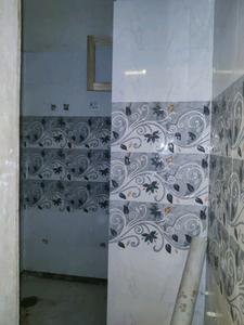 Common Bathroom Image of 750 Sq.ft 2 BHK Builder Floor for sale in DLF Ankur Vihar Ghaziabad for Rs. 2350098