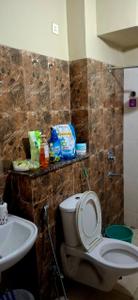 Bathroom Image of 960 Sq.ft 2 BHK Apartment / Flat for sale in Realmark Oracle, Narendrapur Kolkata for Rs. 6800000