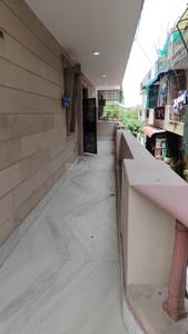 Balcony Image of 2100 Sq.ft 3 BHK Builder Floor for sale in RWA Dilshad Colony Block E Markets WA, Dilshad Garden New Delhi for Rs. 18000000