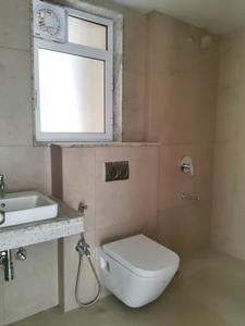 Common Bathroom Image of 719 Sq.ft 2 BHK Apartment / Flat for rent in Eternia At Kalpataru Parkcity, Kolshet Thane for Rs. 38000