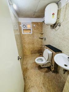 Bathroom Image of 1030 Sq.ft 2 BHK Apartment / Flat for rent in MJR Platina, Kudlu Gate Bengaluru for Rs. 39500