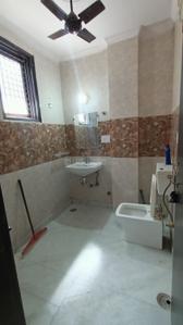 Bathroom Image of 1000 Sq.ft 2 BHK Builder Floor for rent in Sector 1 Dwarka New Delhi for Rs. 25000