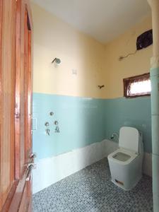 Bathroom Image of 1800 Sq.ft 3 BHK Builder Floor for rent in Tarnaka Secunderabad for Rs. 26000
