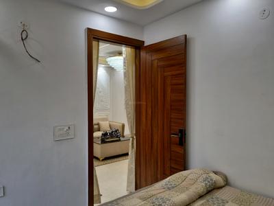Bedroom Image of 810 Sq.ft 3 BHK Apartment / Flat for sale in Dwarka Mor New Delhi for Rs. 5500000