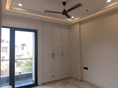 Bedroom Image of 1800 Sq.ft 3 BHK Builder Floor for sale in Paschim Vihar New Delhi for Rs. 35000000