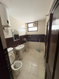 Bathroom Image of 1800 Sq.ft 3 BHK Apartment / Flat for rent in Peer Muchalla Zirakpur for Rs. 27000