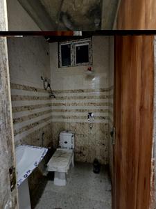 Bathroom Image of 850 Sq.ft 2 BHK Apartment / Flat for sale in Noida Extension Greater Noida for Rs. 3950000