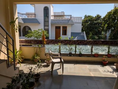 Balcony Image of 1300 Sq.ft 2 BHK Builder Floor for rent in Gomti Nagar Lucknow for Rs. 26000