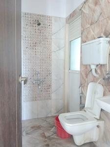 Common Bathroom Image of 750 Sq.ft 2 BHK Apartment / Flat for rent in Raunak Unnathi Woods Phase 4 and 5, Thane West Thane for Rs. 27000