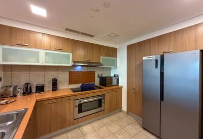 Kitchen Image of 2440 Sq.ft 3 BHK Apartment / Flat for sale in The Palm Jumeira Dubai for Rs. 195000000