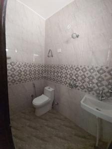 Bathroom Image of 1200 Sq.ft 1 BHK Apartment / Flat for rent in ITM Enclave, Palam Vihar Extension Gurgaon for Rs. 12200