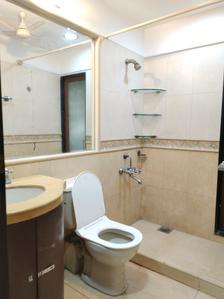 Common Bathroom Image of 1850 Sq.ft 4 BHK Apartment / Flat for sale in Tarapore Towers, Andheri West Mumbai for Rs. 52500000