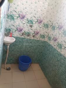 Bathroom Image of 600 Sq.ft 1 RK Independent House for rent in Sector 40 Gurgaon for Rs. 30000