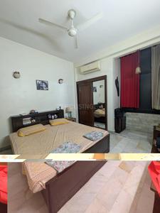Bedroom Image of 1800 Sq.ft 3 BHK Builder Floor for rent in Lajpat Nagar New Delhi for Rs. 90000