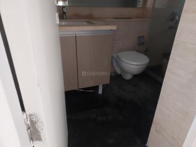 Bathroom Image of 2792 Sq.ft 4 BHK Apartment / Flat for sale in DLF The Ultima, Sector 81 Gurgaon for Rs. 49000000