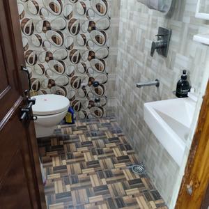 Bathroom Image of 1400 Sq.ft 3 BHK Apartment / Flat for rent in Vikaspuri New Delhi for Rs. 41000