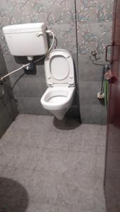 Bathroom Image of 728 Sq.ft 1.5 BHK Builder Floor for rent in Vadapalani Chennai for Rs. 20000