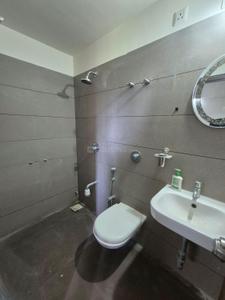 Bathroom Image of 1650 Sq.ft 3 BHK Apartment / Flat for rent in Captown Enhance, Shilaj Ahmedabad for Rs. 35000