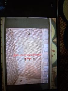 Bathroom Image of 650 Sq.ft 1 BHK Builder Floor for rent in Shastripuram Agra for Rs. 7500