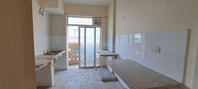 Kitchen Image of 2100 Sq.ft 4 BHK Apartment / Flat for sale in DLF Express Greens, Manesar Gurgaon for Rs. 17500000