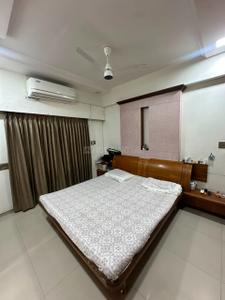 Bedroom Image of 2115 Sq.ft 3 BHK Apartment / Flat for sale in Bodakdev Ahmedabad for Rs. 16000000