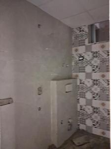 Common Bathroom Image of 1450 Sq.ft 3 BHK Apartment / Flat for sale in Sector 73 Noida for Rs. 6300000