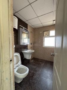 Bathroom Image of 1300 Sq.ft 2.5 BHK Apartment / Flat for sale in Shree Vardhman Victoria, Sector 70 Gurgaon for Rs. 17500000
